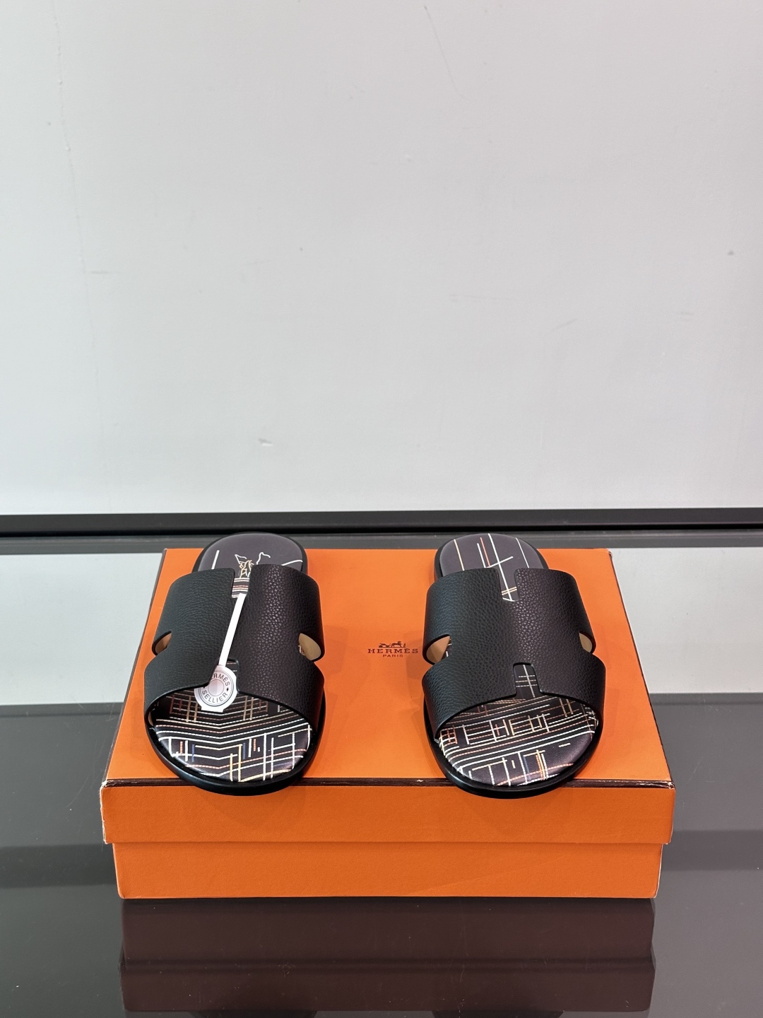 ◾️▫️Hermes 高端真皮大底男士拖鞋，高品质经典单品，用料上乘考究，版型宽松舒适，推荐入手，鞋面选