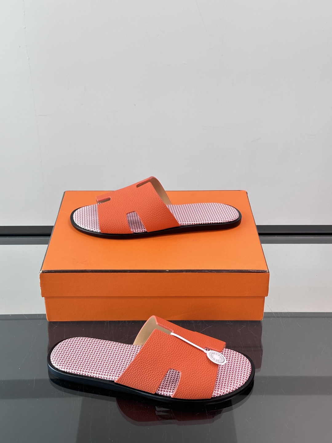 ◾️▫️Hermes 高端真皮大底男士拖鞋，高品质经典单品，用料上乘考究，版型宽松舒适，推荐入手，鞋面选