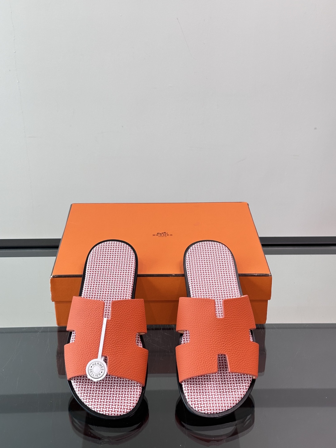 ◾️▫️Hermes 高端真皮大底男士拖鞋，高品质经典单品，用料上乘考究，版型宽松舒适，推荐入手，鞋面选