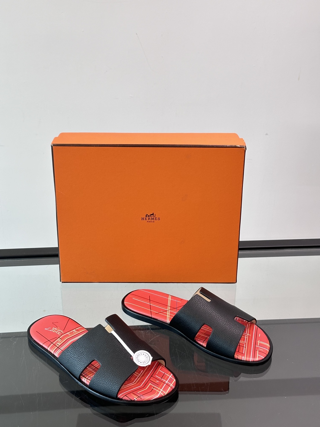 ◾️▫️Hermes 高端真皮大底男士拖鞋，高品质经典单品，用料上乘考究，版型宽松舒适，推荐入手，鞋面选
