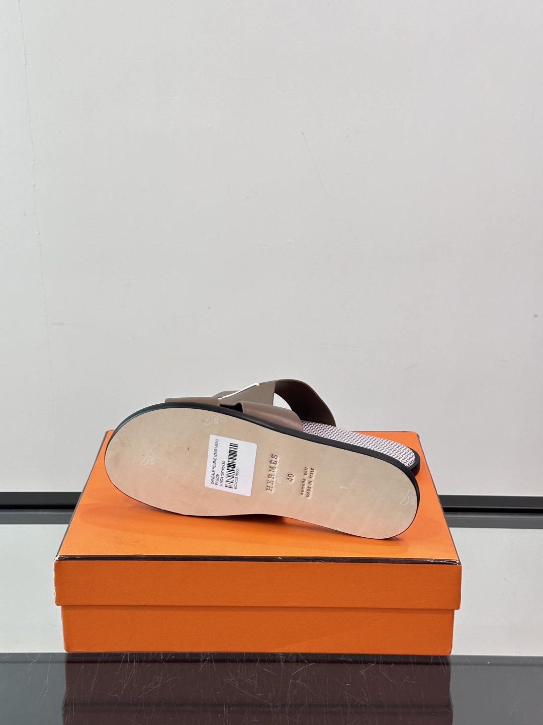 ◾️▫️Hermes 高端真皮大底男士拖鞋，高品质经典单品，用料上乘考究，版型宽松舒适，推荐入手，鞋面选