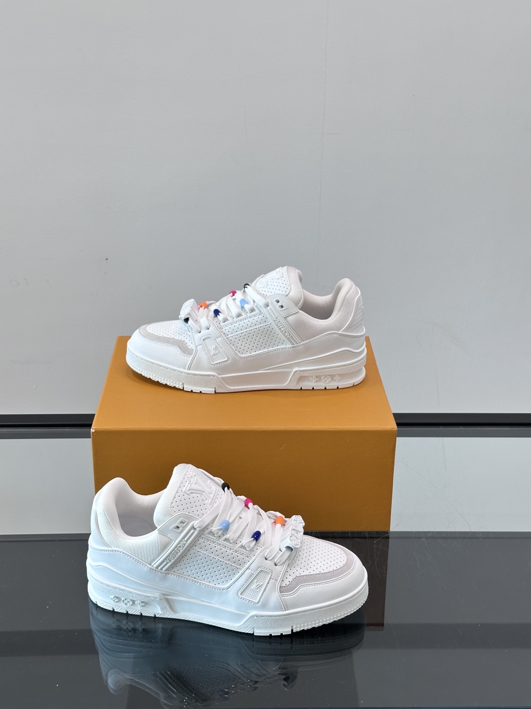 L. v TRAINER 休闲运动鞋 重工打造特别版 采用水染小牛皮水洗工艺，精致单品，后部 #54 标