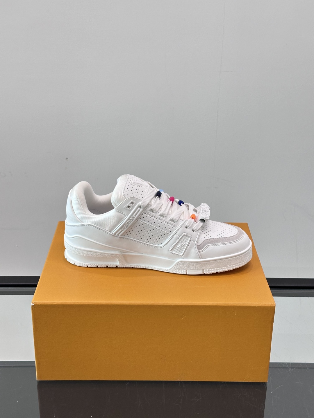 L. v TRAINER 休闲运动鞋 重工打造特别版 采用水染小牛皮水洗工艺，精致单品，后部 #54 标