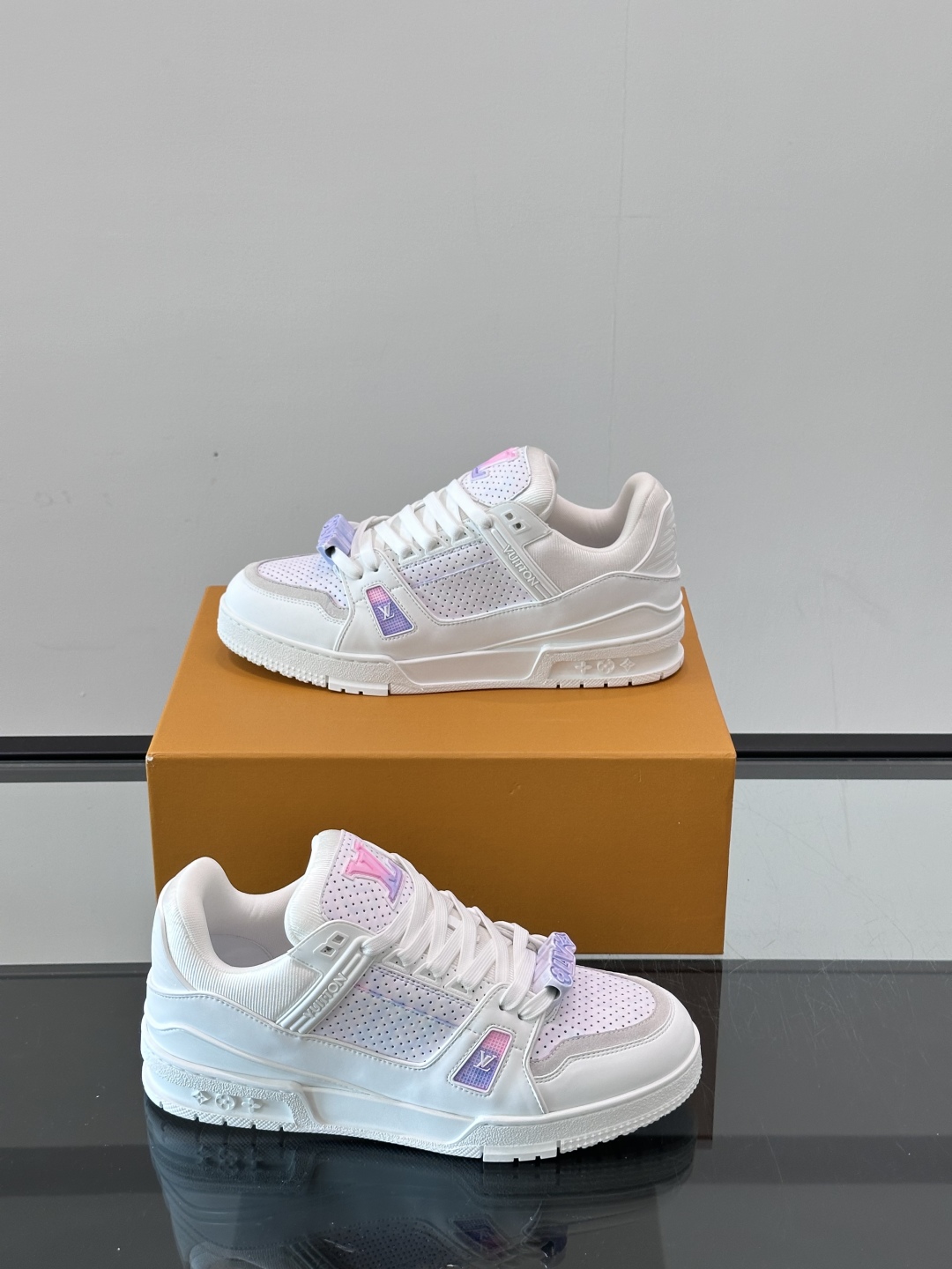 L. v TRAINER 水洗渐变运动鞋 重工打造特别版 采用水染小牛皮水洗工艺，精致单品，后部 #54