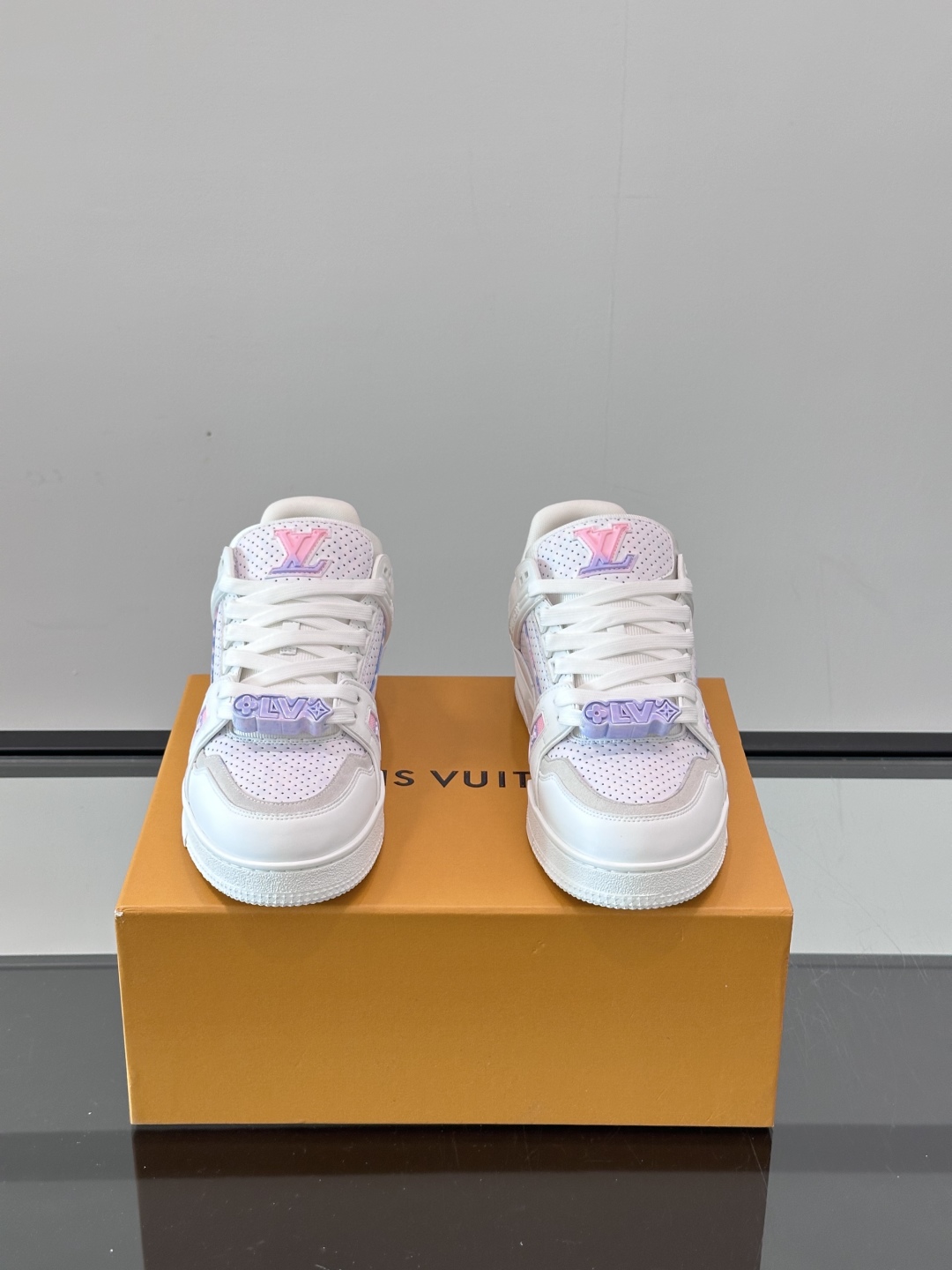 L. v TRAINER 水洗渐变运动鞋 重工打造特别版 采用水染小牛皮水洗工艺，精致单品，后部 #54