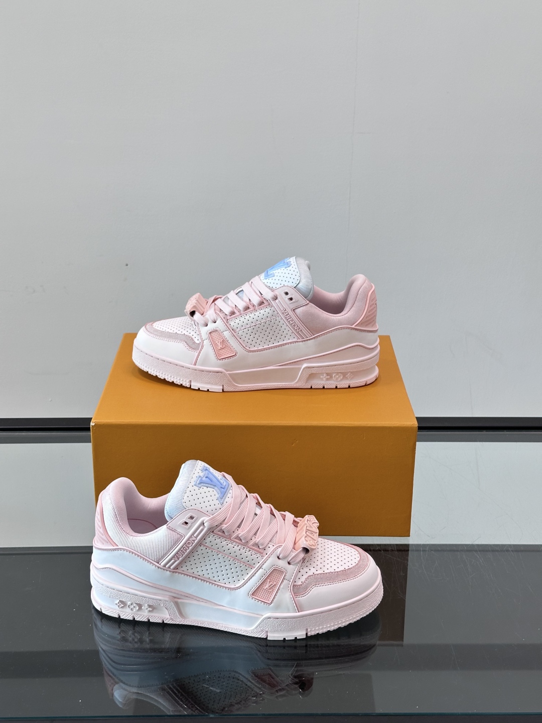 L. v TRAINER 水洗渐变运动鞋 重工打造特别版 采用水染小牛皮水洗工艺，精致单品，后部 #54