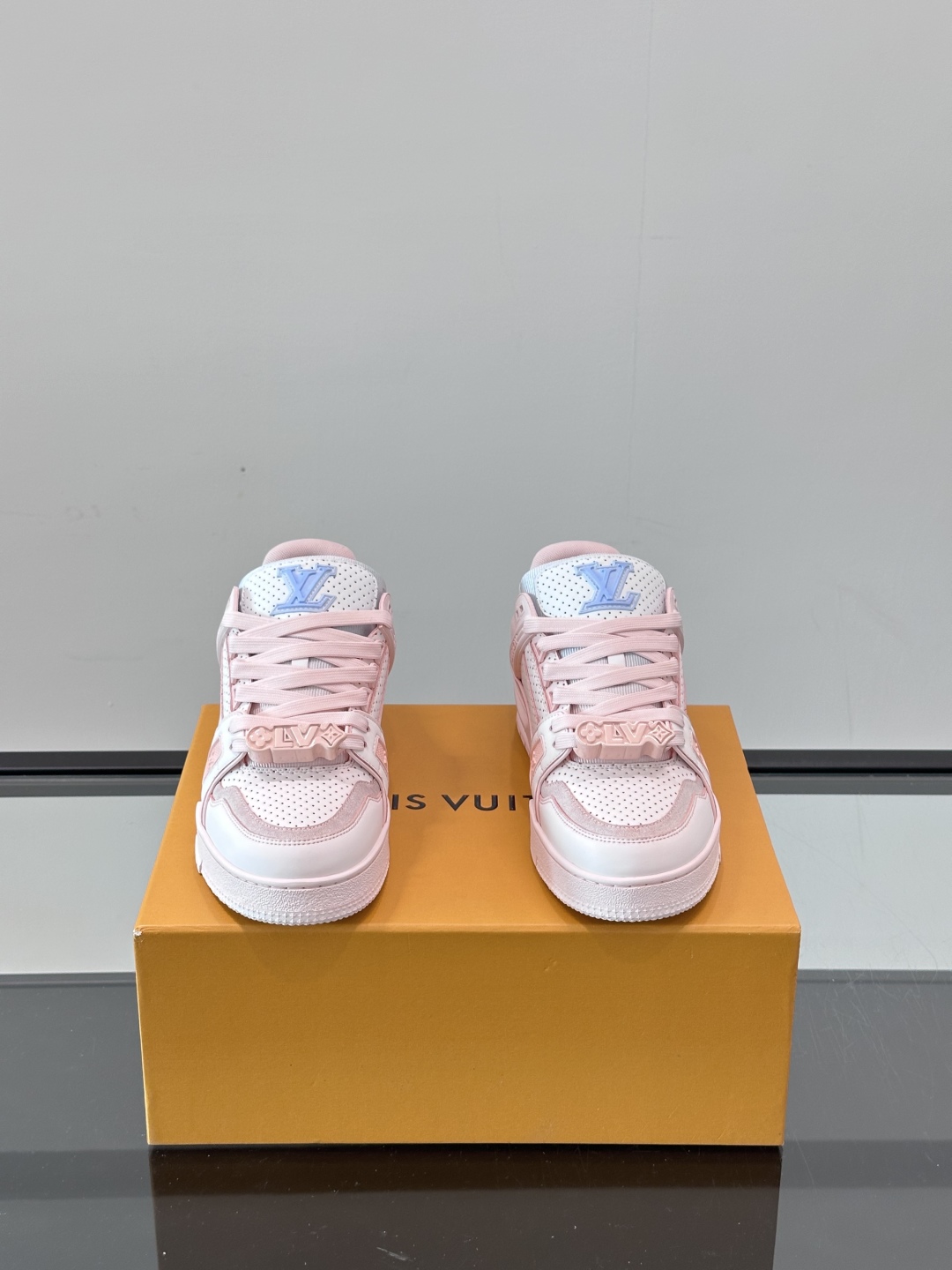 L. v TRAINER 水洗渐变运动鞋 重工打造特别版 采用水染小牛皮水洗工艺，精致单品，后部 #54