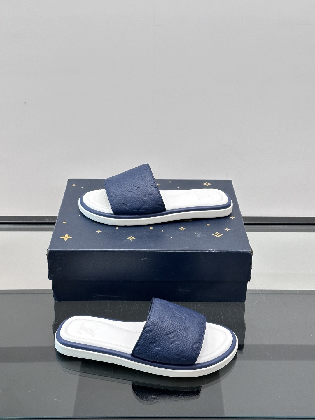 Louis Vuitton ss25 new arrival LV驴牌春夏系列新款平底沙滩拖鞋🥿简约精致