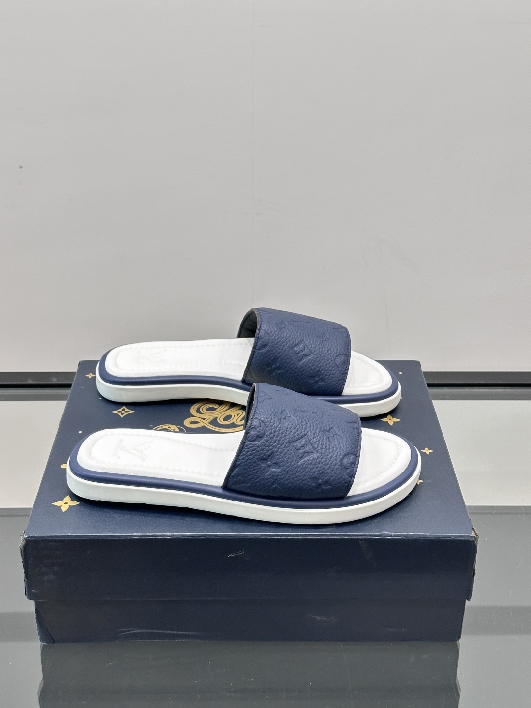 Louis Vuitton ss25 new arrival LV驴牌春夏系列新款平底沙滩拖鞋🥿简约精致