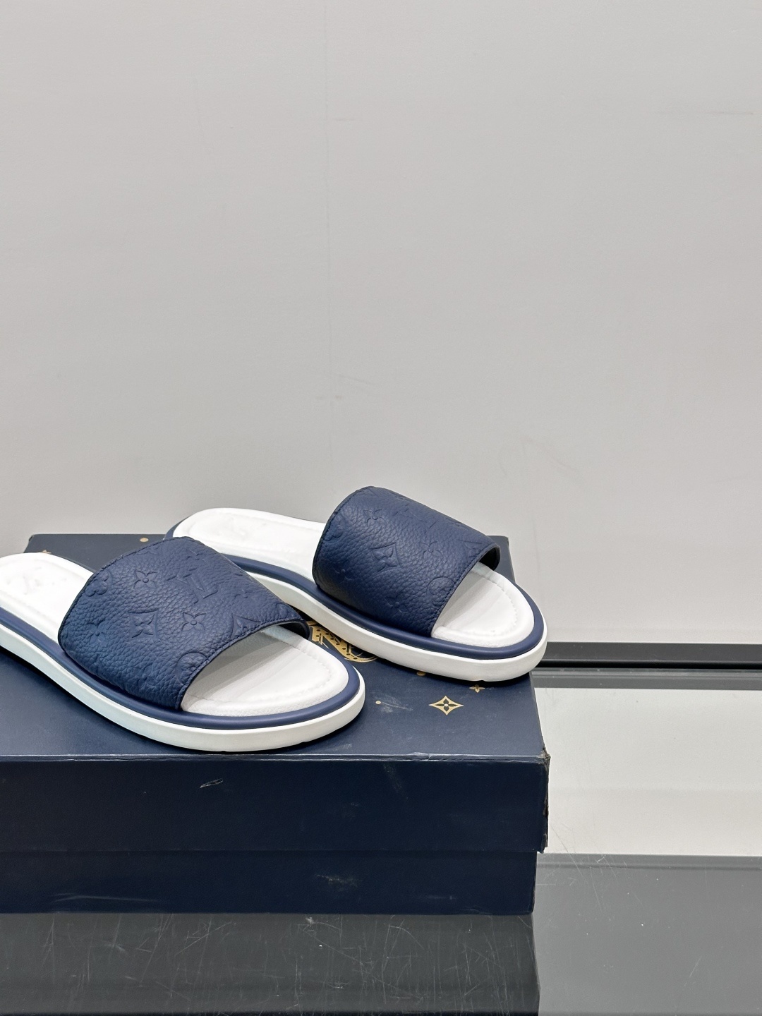 Louis Vuitton ss25 new arrival LV驴牌春夏系列新款平底沙滩拖鞋🥿简约精致