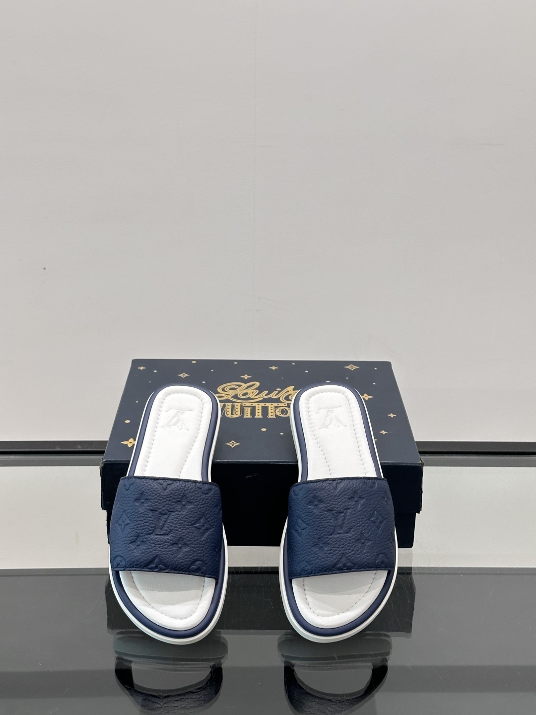 Louis Vuitton ss25 new arrival LV驴牌春夏系列新款平底沙滩拖鞋🥿简约精致