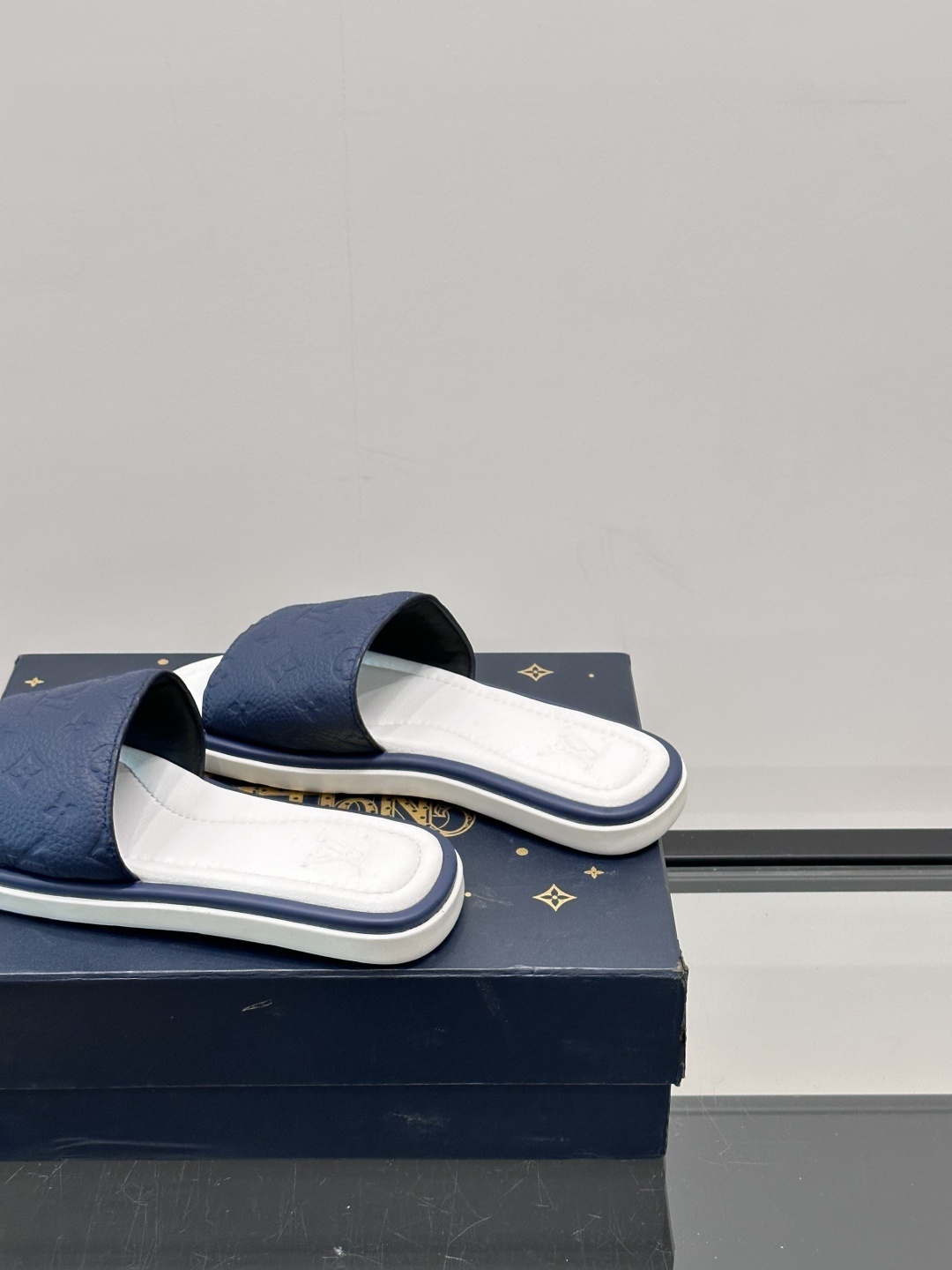 Louis Vuitton ss25 new arrival LV驴牌春夏系列新款平底沙滩拖鞋🥿简约精致