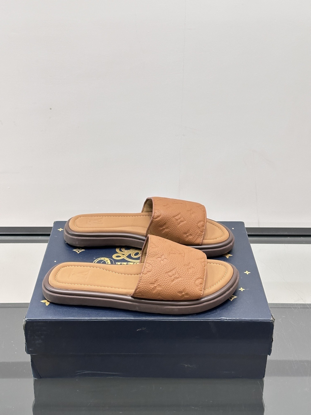 Louis Vuitton ss25 new arrival LV驴牌春夏系列新款平底沙滩拖鞋🥿简约精致