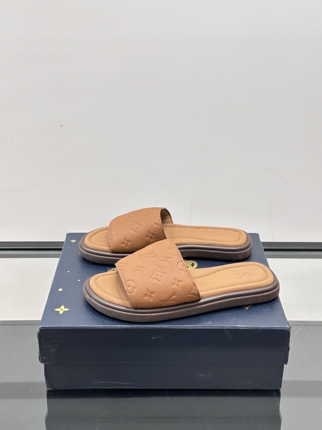Louis Vuitton ss25 new arrival LV驴牌春夏系列新款平底沙滩拖鞋🥿简约精致