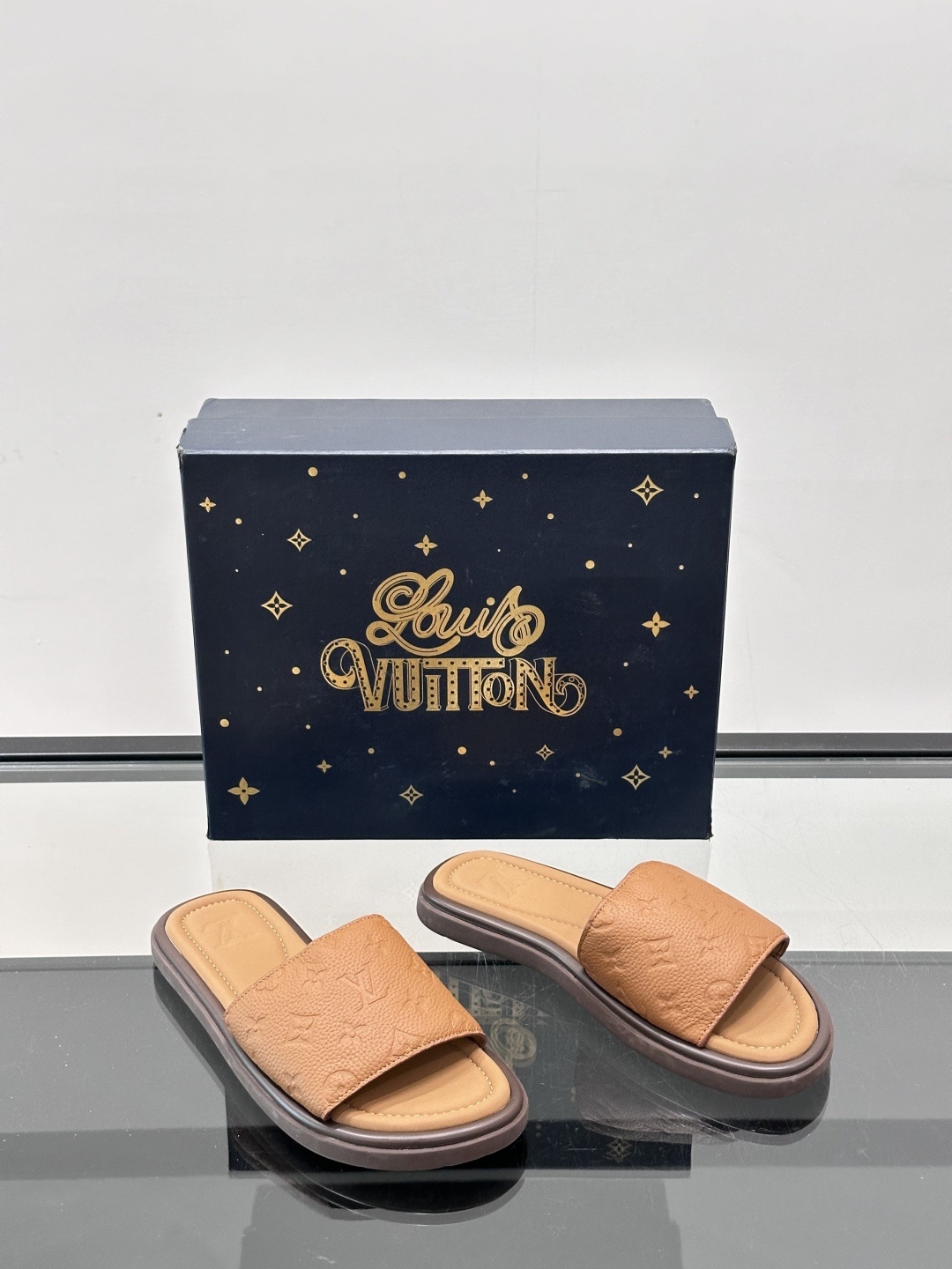 Louis Vuitton ss25 new arrival LV驴牌春夏系列新款平底沙滩拖鞋🥿简约精致