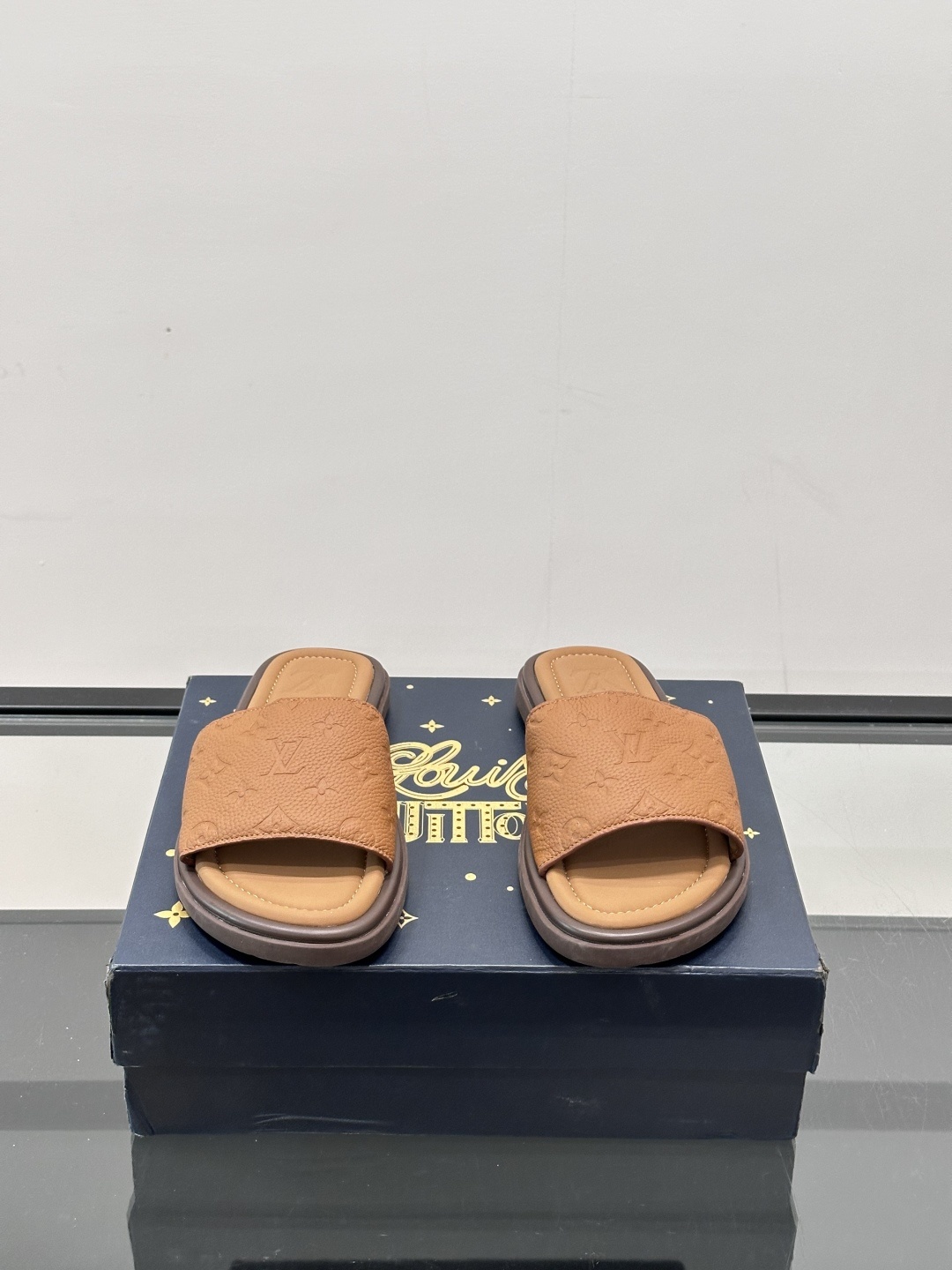Louis Vuitton ss25 new arrival LV驴牌春夏系列新款平底沙滩拖鞋🥿简约精致