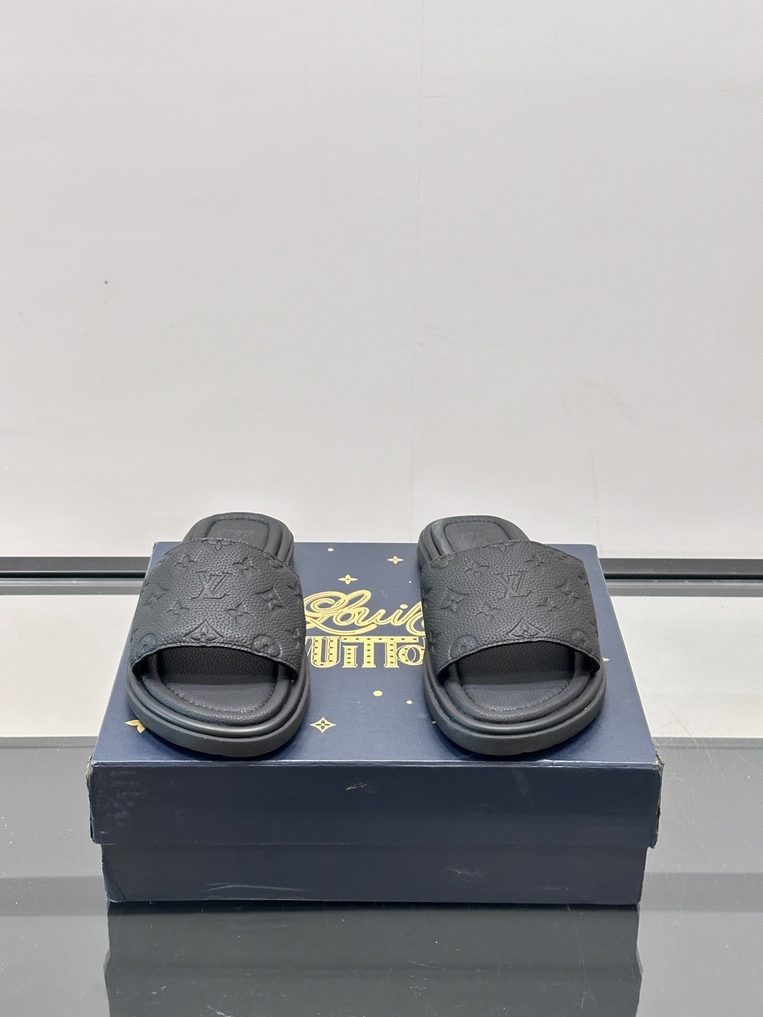 Louis Vuitton ss25 new arrival LV驴牌春夏系列新款平底沙滩拖鞋🥿简约精致