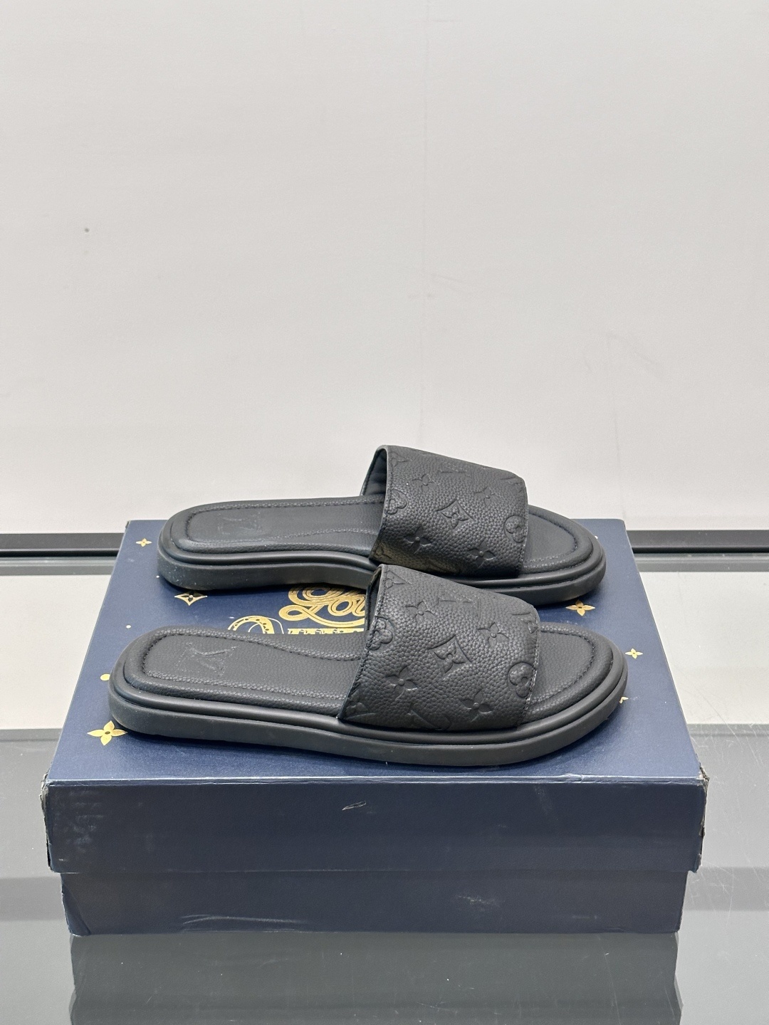Louis Vuitton ss25 new arrival LV驴牌春夏系列新款平底沙滩拖鞋🥿简约精致
