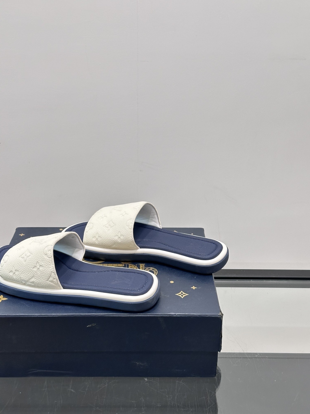 Louis Vuitton ss25 new arrival LV驴牌春夏系列新款平底沙滩拖鞋🥿简约精致