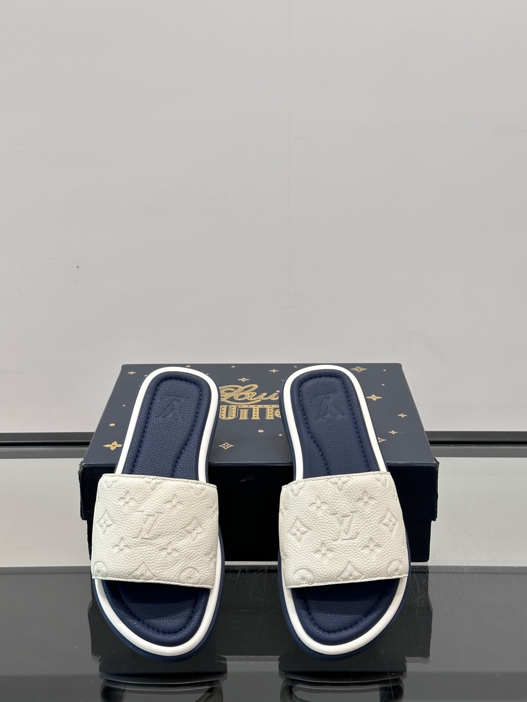 Louis Vuitton ss25 new arrival LV驴牌春夏系列新款平底沙滩拖鞋🥿简约精致