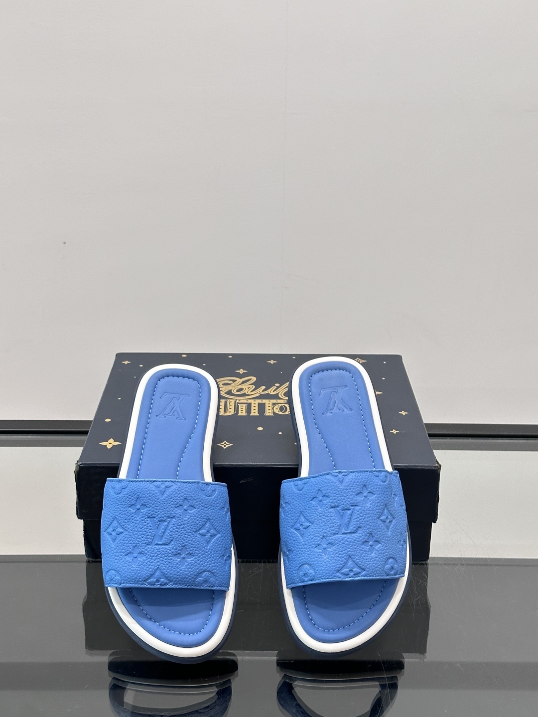 Louis Vuitton ss25 new arrival LV驴牌春夏系列新款平底沙滩拖鞋🥿简约精致