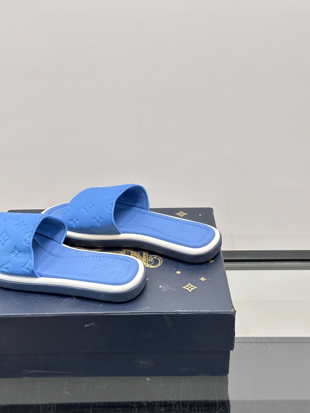 Louis Vuitton ss25 new arrival LV驴牌春夏系列新款平底沙滩拖鞋🥿简约精致