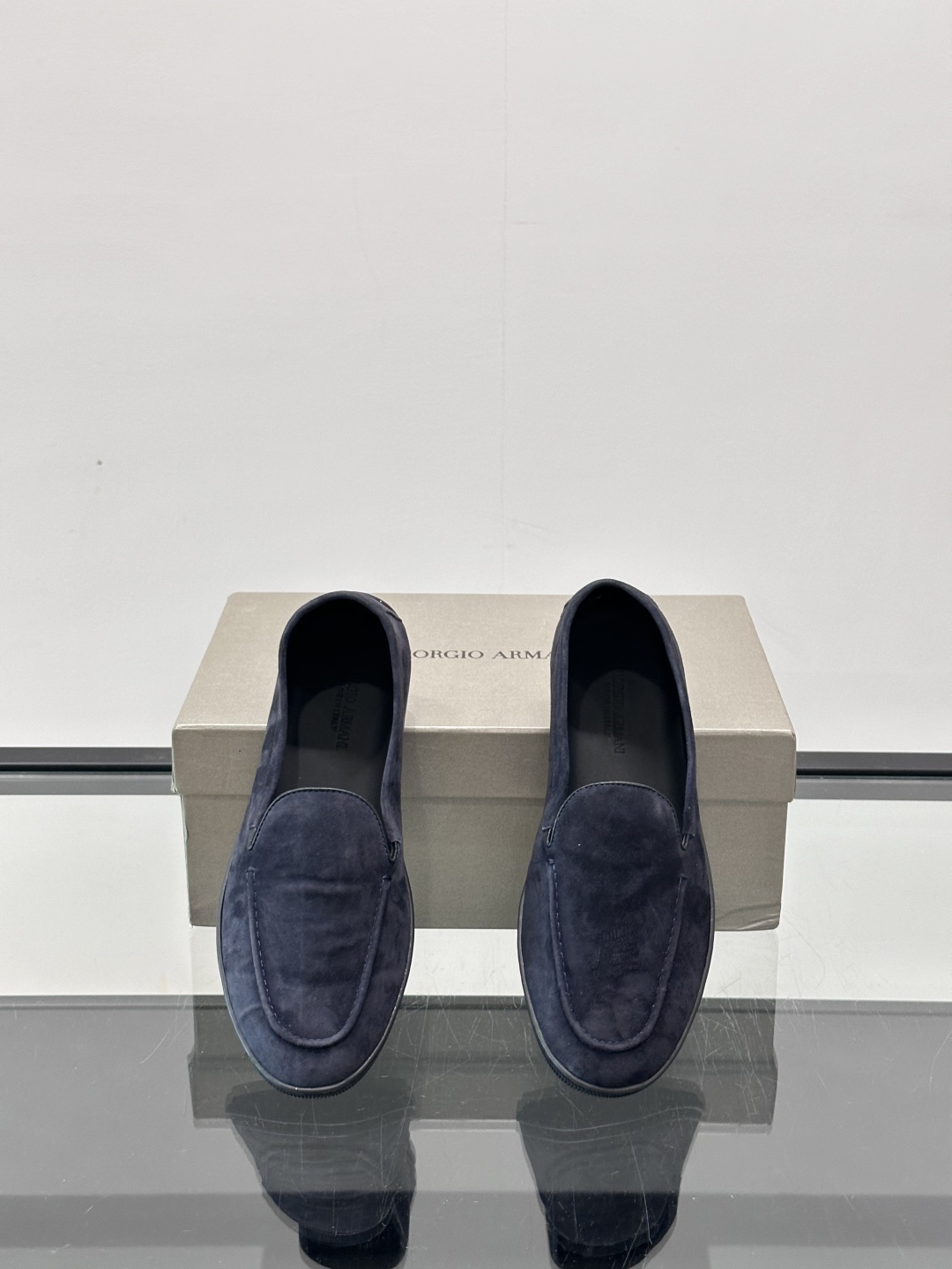  Armani 阿玛尼男士乐福鞋懒人鞋驾车鞋，慵懒老钱风格，采用头层牛皮制作，纹理均匀细腻，质感超强，柔