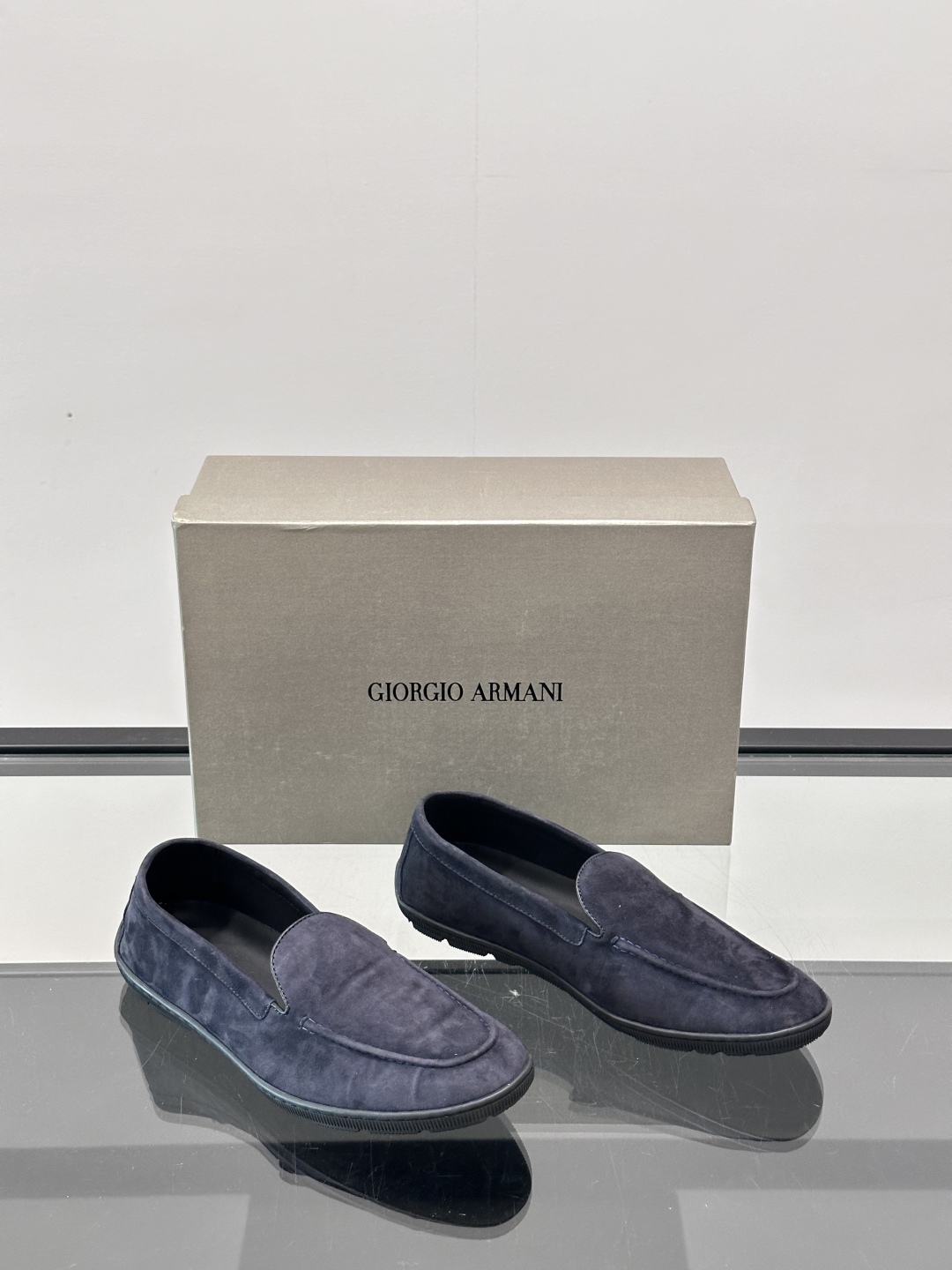  Armani 阿玛尼男士乐福鞋懒人鞋驾车鞋，慵懒老钱风格，采用头层牛皮制作，纹理均匀细腻，质感超强，柔
