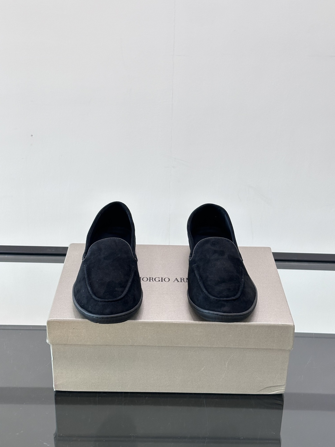  Armani 阿玛尼男士乐福鞋懒人鞋驾车鞋，慵懒老钱风格，采用头层牛皮制作，纹理均匀细腻，质感超强，柔