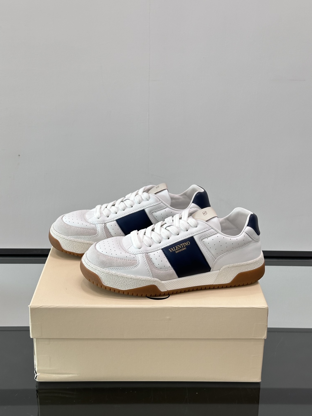 Valentino华伦天奴小白鞋情侣👫Valentino华伦天奴 Joie de Jouer系列 魔术贴