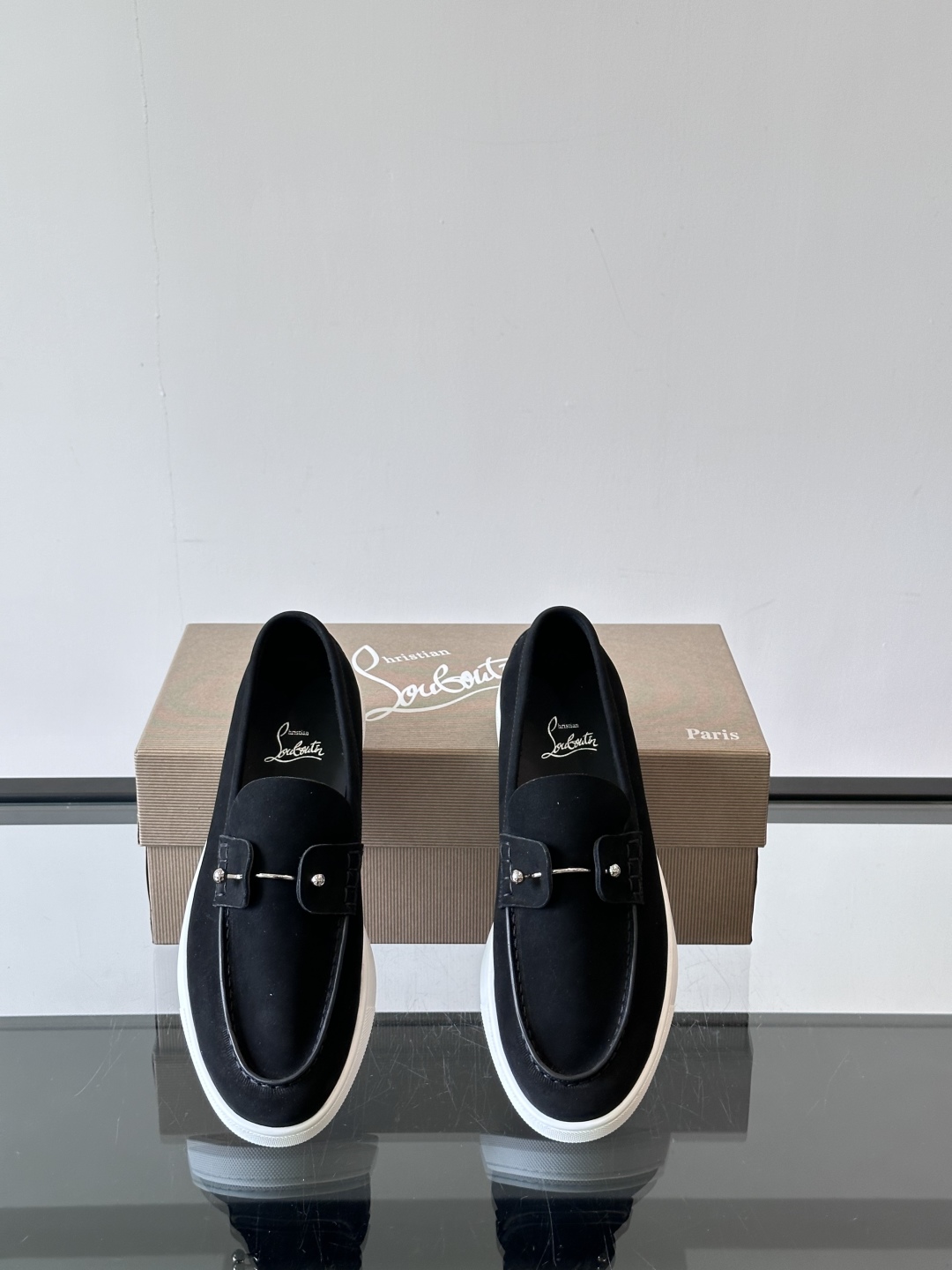 CL 黑色一脚蹬 男士老钱风休闲鞋Christian Louboutin 休闲鞋👟！这双老钱风一脚蹬 脚