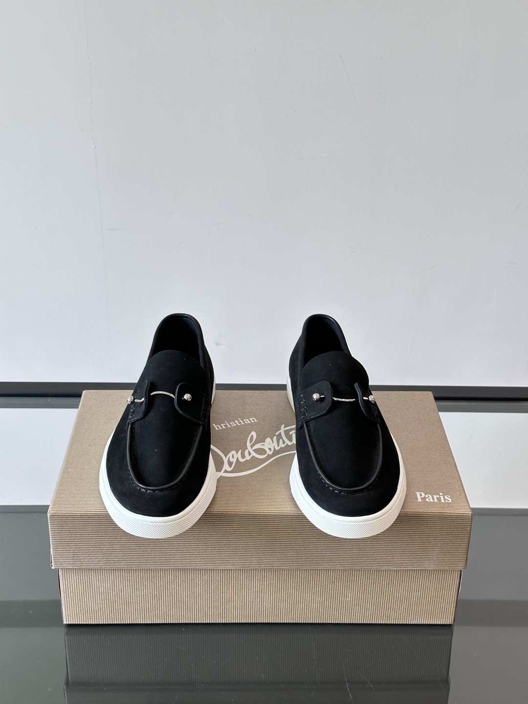 CL 黑色一脚蹬 男士老钱风休闲鞋Christian Louboutin 休闲鞋👟！这双老钱风一脚蹬 脚