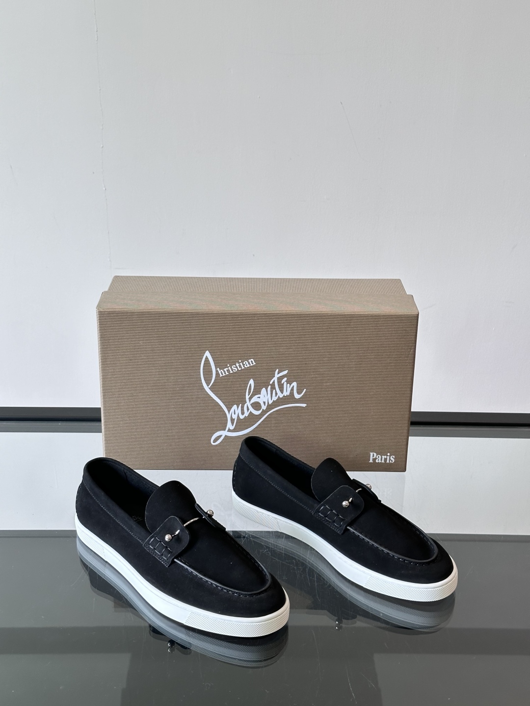 CL 黑色一脚蹬 男士老钱风休闲鞋Christian Louboutin 休闲鞋👟！这双老钱风一脚蹬 脚
