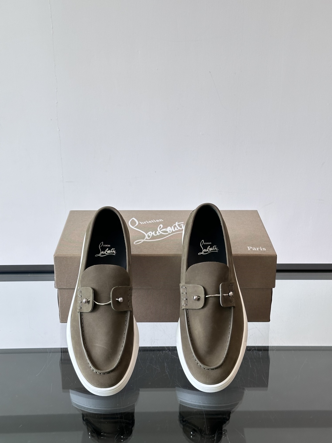 CL 黑色一脚蹬 男士老钱风休闲鞋Christian Louboutin 休闲鞋👟！这双老钱风一脚蹬 脚