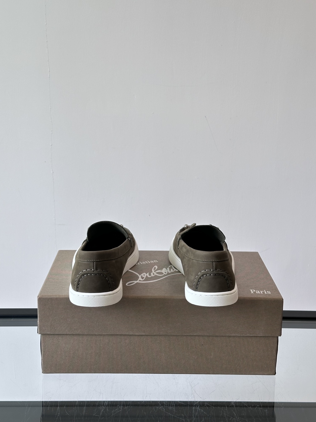 CL 黑色一脚蹬 男士老钱风休闲鞋Christian Louboutin 休闲鞋👟！这双老钱风一脚蹬 脚