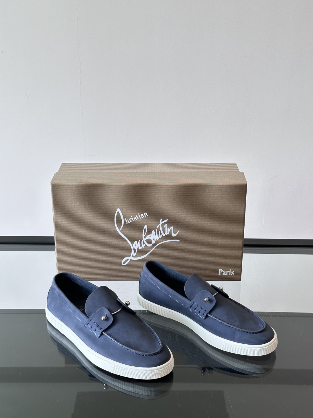 CL 黑色一脚蹬 男士老钱风休闲鞋Christian Louboutin 休闲鞋👟！这双老钱风一脚蹬 脚
