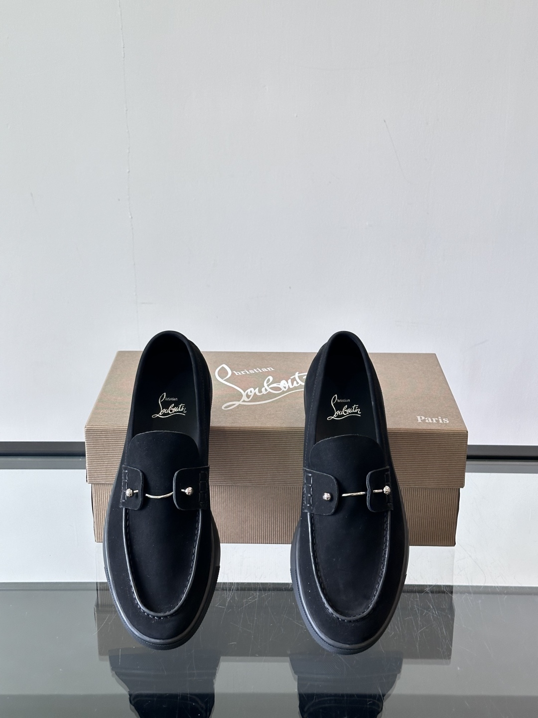 CL 黑色一脚蹬 男士老钱风休闲鞋Christian Louboutin 休闲鞋👟！这双老钱风一脚蹬 脚