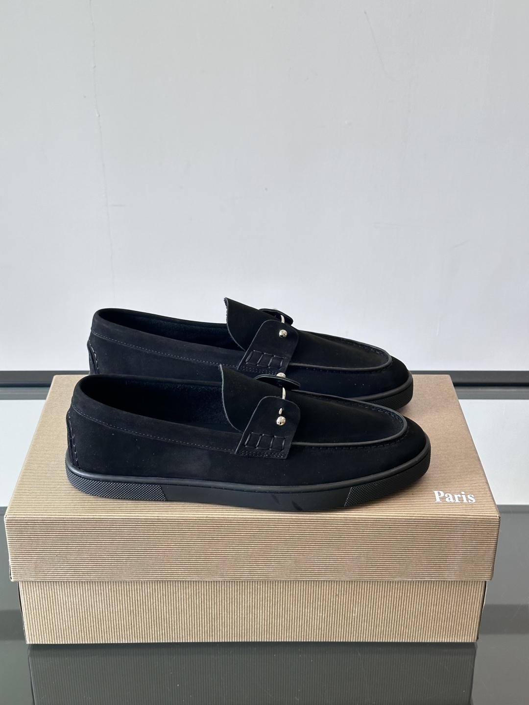 CL 黑色一脚蹬 男士老钱风休闲鞋Christian Louboutin 休闲鞋👟！这双老钱风一脚蹬 脚
