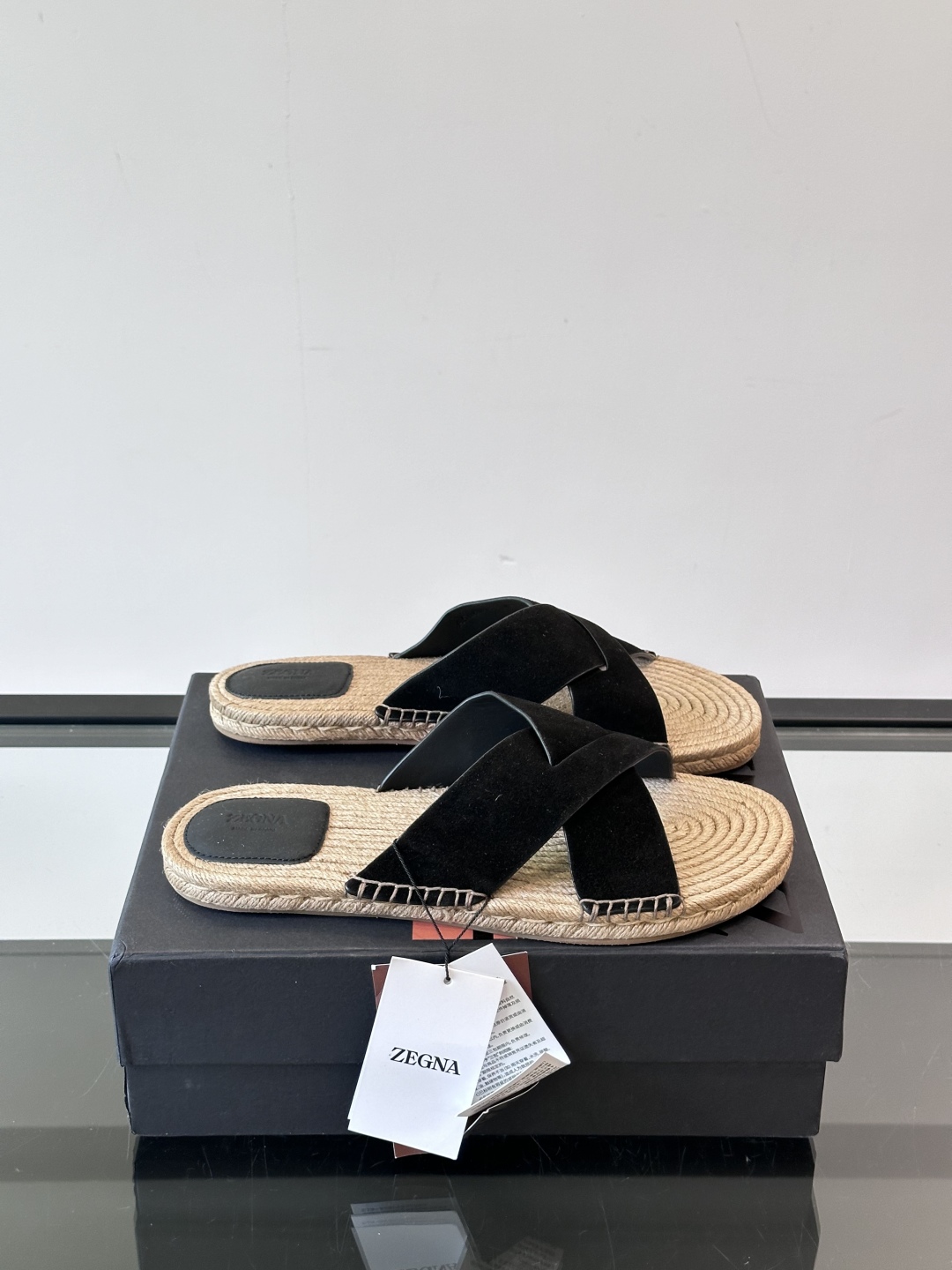 Ermenegildo Zegna/杰尼亚真皮草编男式凉鞋，官网同步首发，鞋子采用全进口全牛皮面，鞋垫是
