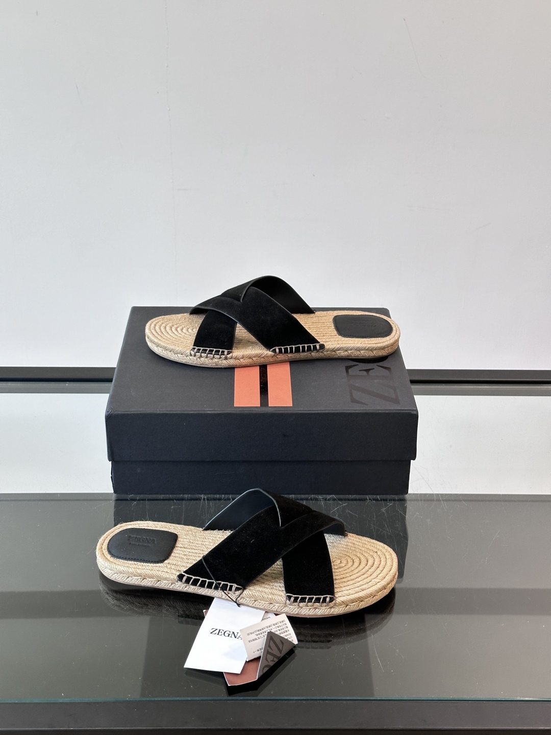 Ermenegildo Zegna/杰尼亚真皮草编男式凉鞋，官网同步首发，鞋子采用全进口全牛皮面，鞋垫是