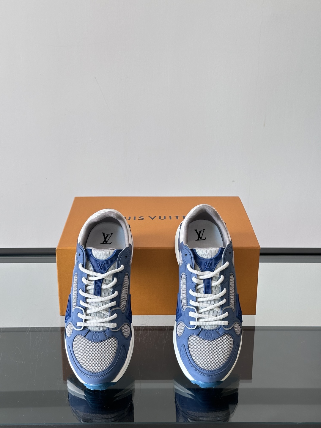  𝐋𝐨𝐮𝐢𝐬 𝐕𝐮𝐢𝐭𝐭𝐨𝐧 𝐎𝐥𝐲𝐦𝐩𝐢𝐚路易威登新品情侣款👫休闲运动鞋 LV也有自己的银角大王了❕ 