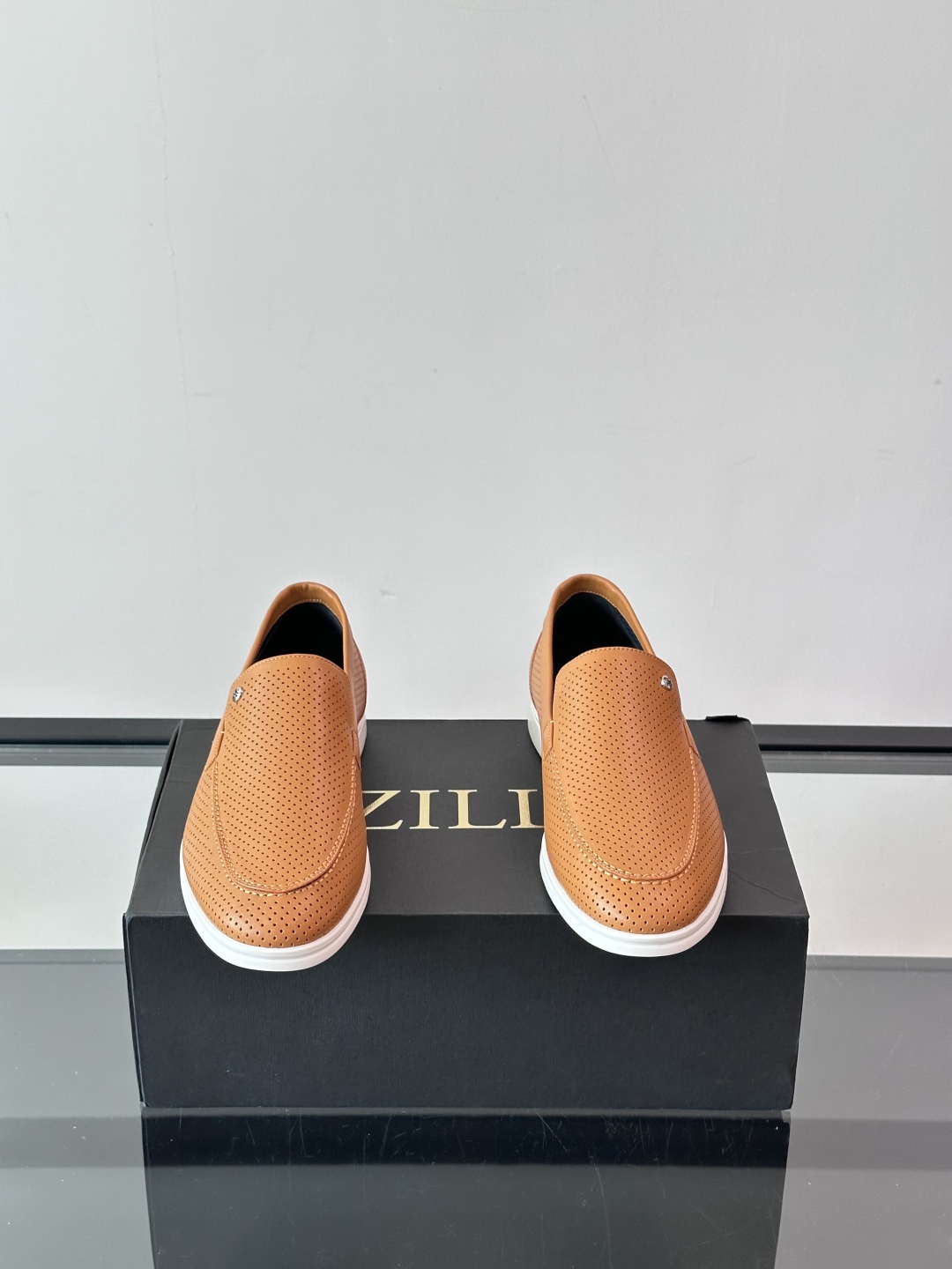 ZILLI法国顶奢男鞋👞ZILLI目之所及‼️简约风貌随心而行。‼️神形兼备，谱写男士魅力。👀棱角之间，