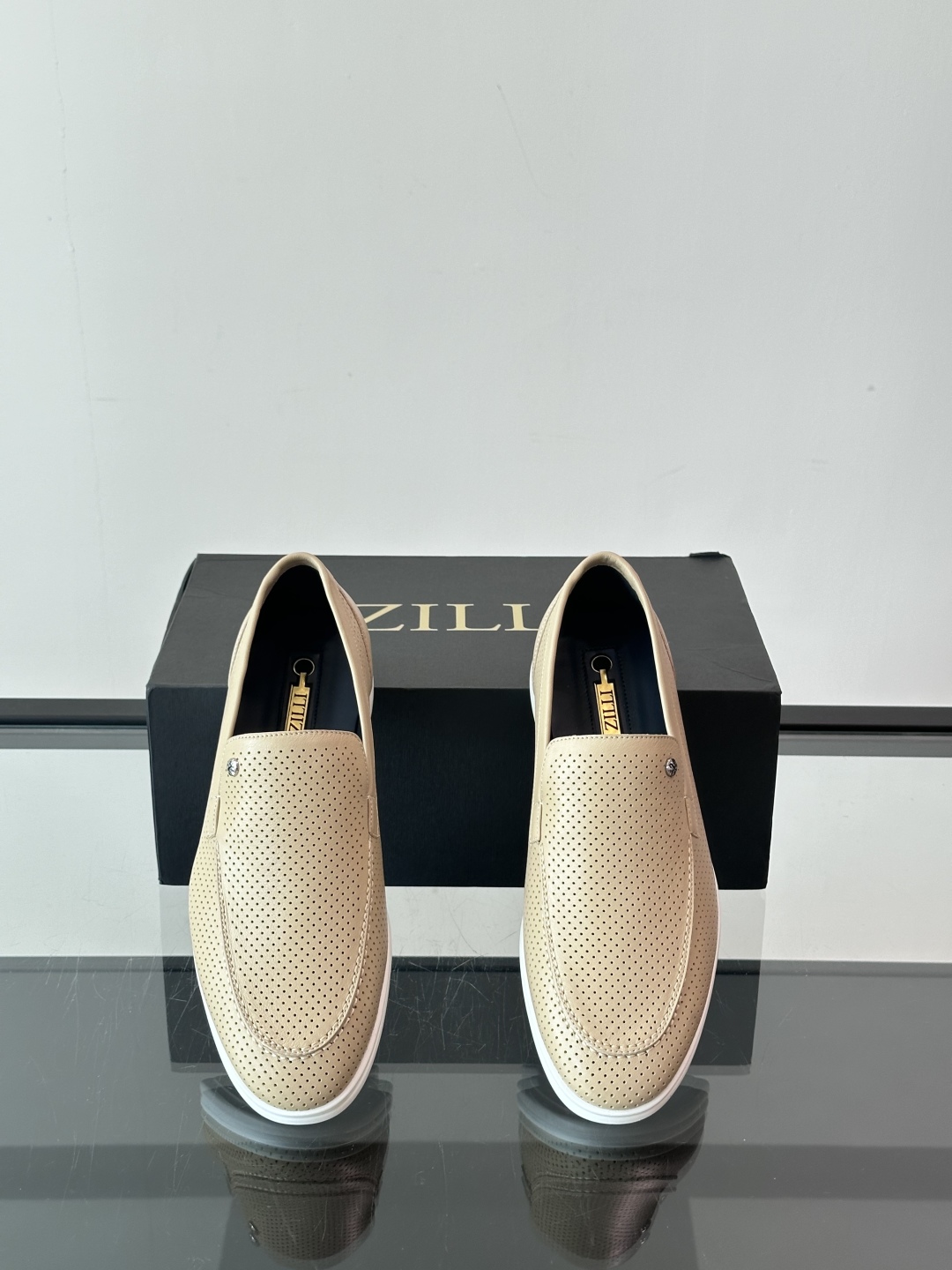 ZILLI法国顶奢男鞋👞ZILLI目之所及‼️简约风貌随心而行。‼️神形兼备，谱写男士魅力。👀棱角之间，