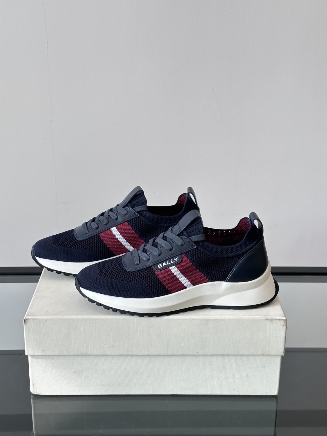BALLY25夏季巴利家最新款的男士休闲运动鞋👟，巴利经典红白红，经典配色。黑红简约大气 ，采用进口飞织