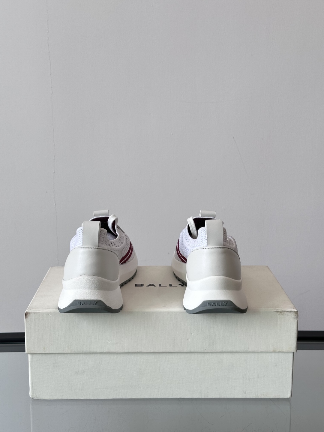 BALLY25夏季巴利家最新款的男士休闲运动鞋👟，巴利经典红白红，经典配色。黑红简约大气 ，采用进口飞织
