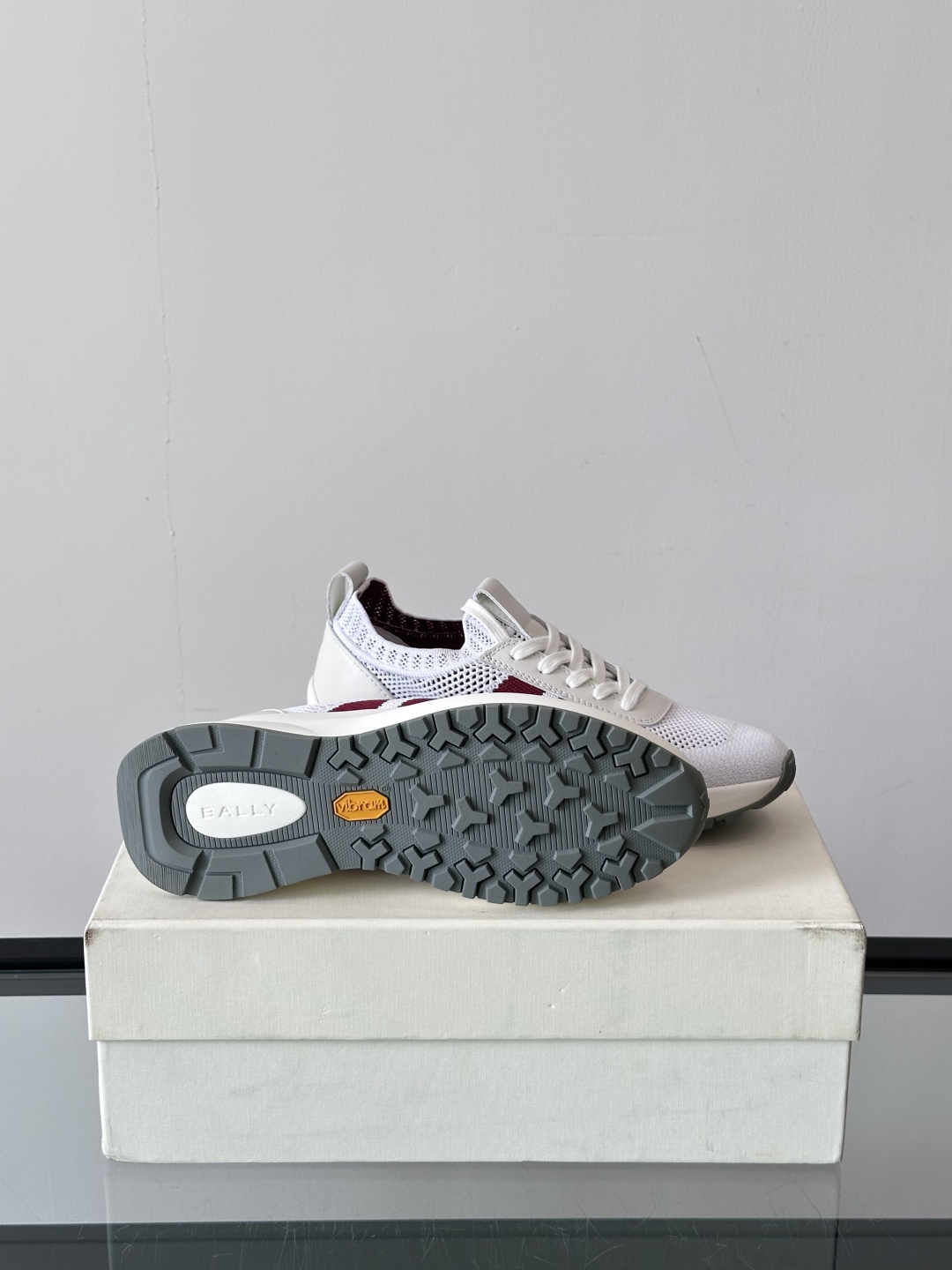 BALLY25夏季巴利家最新款的男士休闲运动鞋👟，巴利经典红白红，经典配色。黑红简约大气 ，采用进口飞织