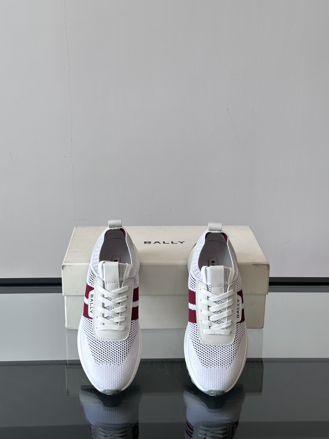 BALLY25夏季巴利家最新款的男士休闲运动鞋👟，巴利经典红白红，经典配色。黑红简约大气 ，采用进口飞织