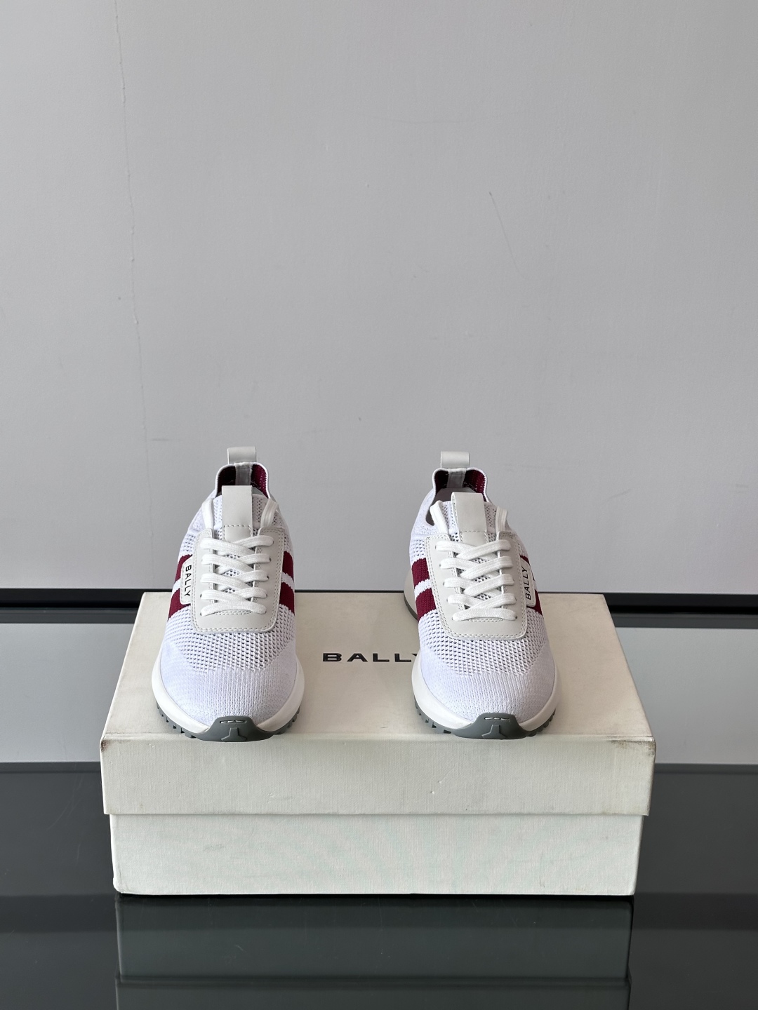 BALLY25夏季巴利家最新款的男士休闲运动鞋👟，巴利经典红白红，经典配色。黑红简约大气 ，采用进口飞织