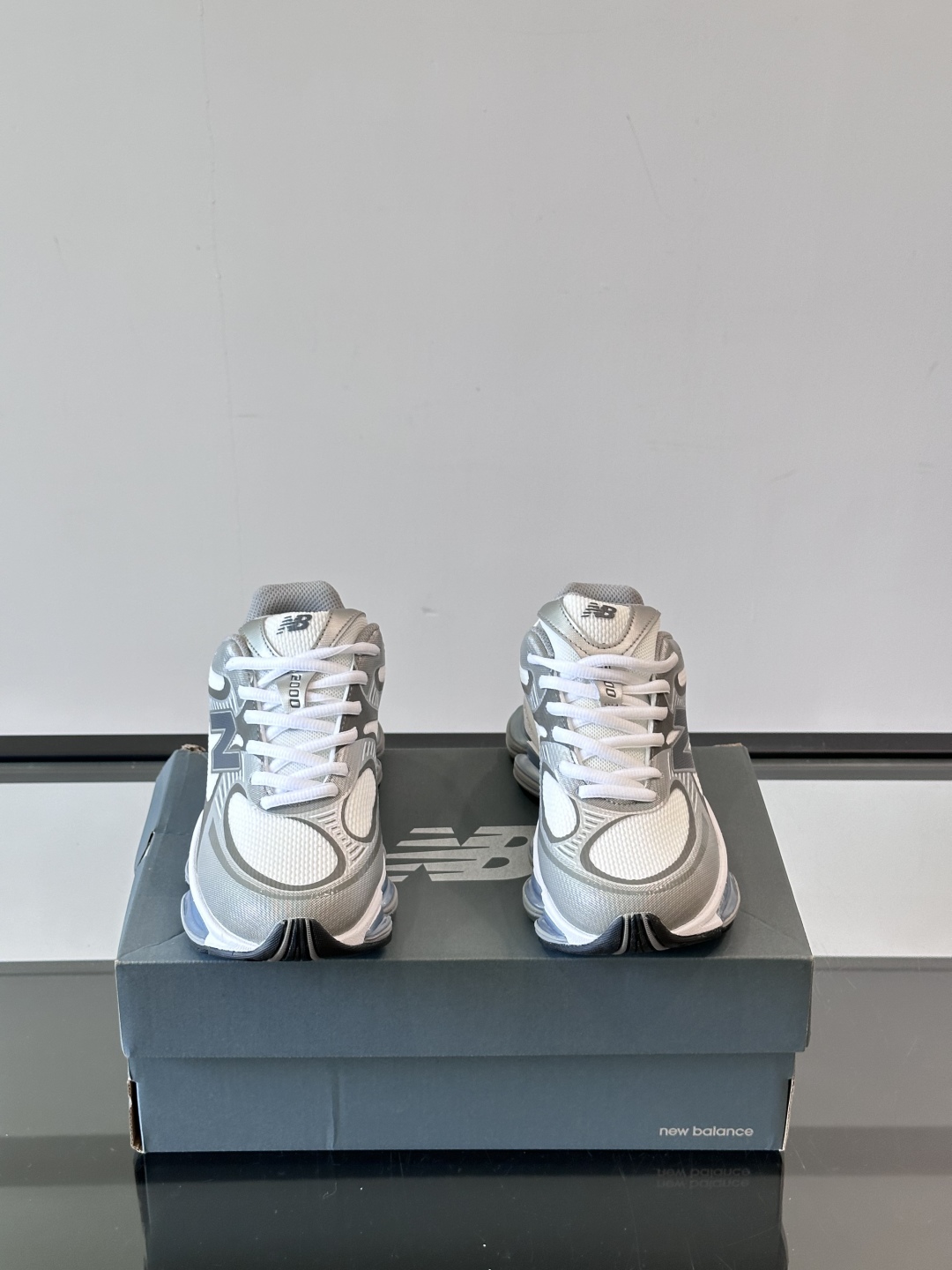 Newbalance新款2000上线啦👌👌“未来动态感十足”✨✨2000系列采用ABZORB缓震科技有s