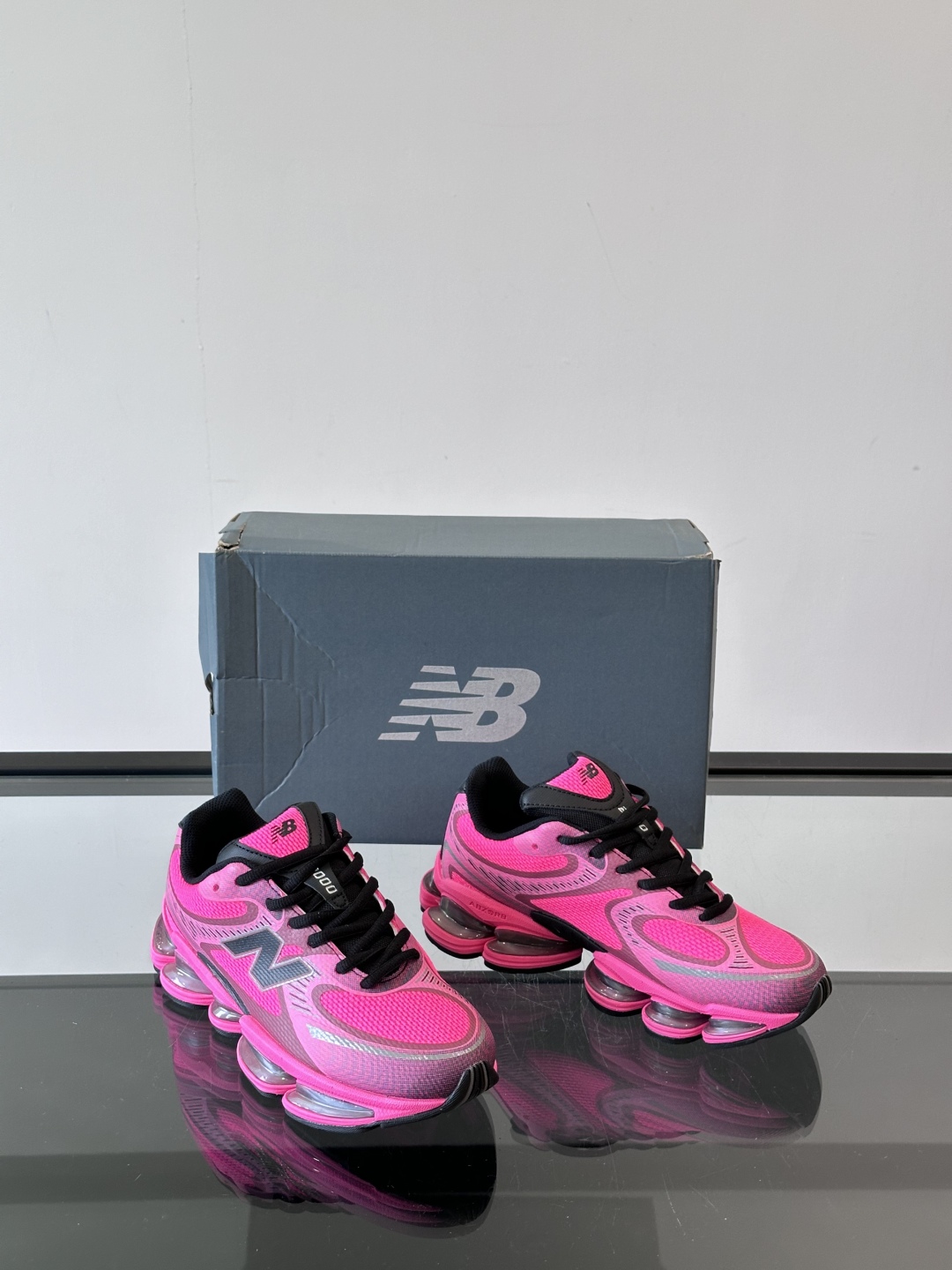 Newbalance新款2000上线啦👌👌“未来动态感十足”✨✨2000系列采用ABZORB缓震科技有s